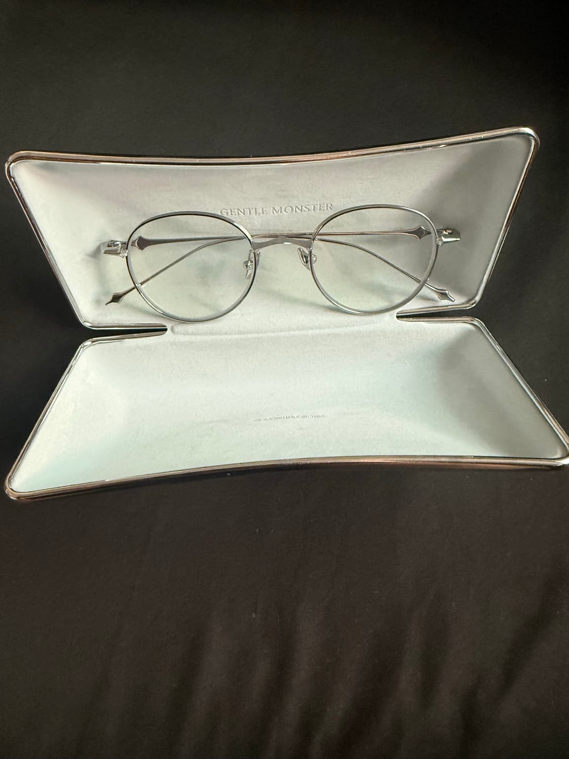 젠틀몬스터 Ep 02안경 실버 메탈테 케이스포함 상품이미지1