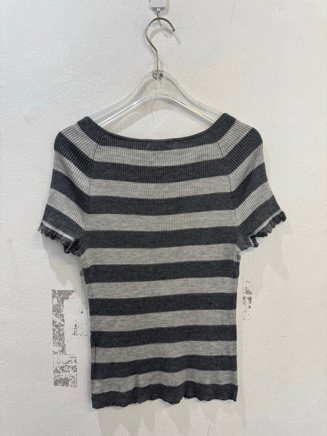 Burberry Stripe Short Sleeve V-Neck Knit 상품이미지2