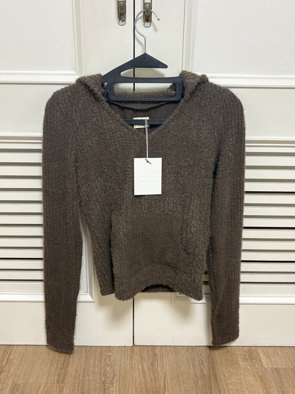 레터프롬문 플러피 브이넥 슬림핏 후드 (브라운) 상품이미지3