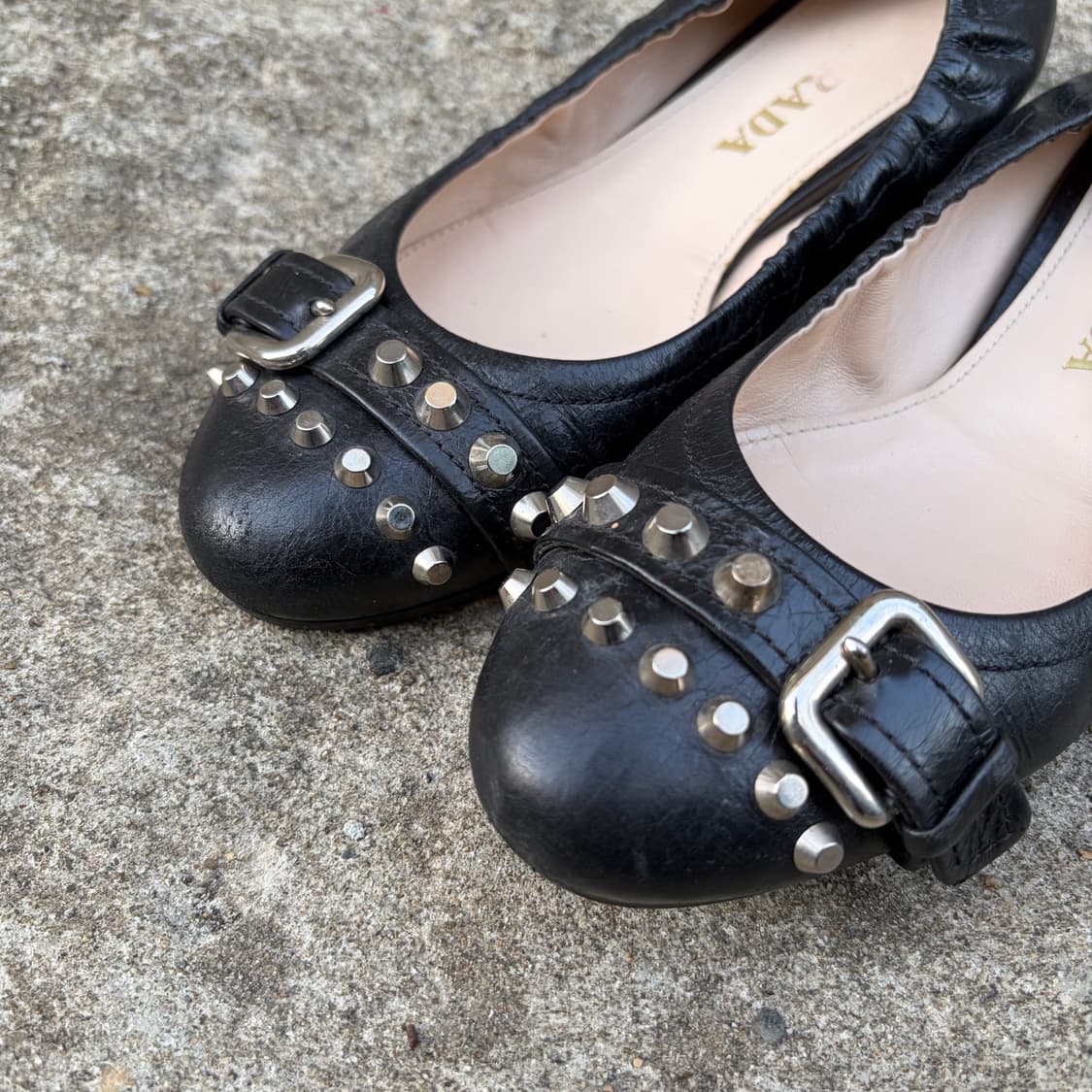 프라다 스터드 발레 슈즈 상품이미지2