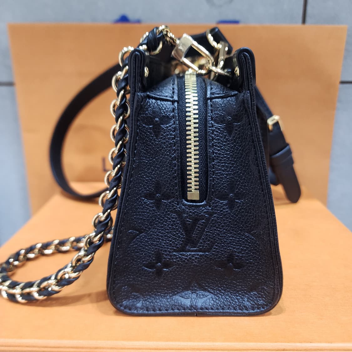 루이비통 온더고 이스트웨스트 앙프렝뜨 25년+이너백 상품이미지7