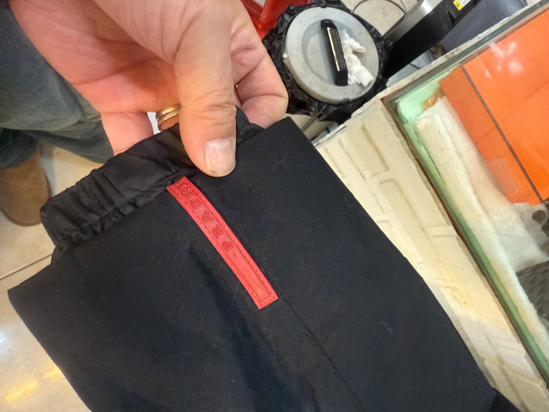 50/100 정품 프라다 고어텍스 패딩 팝니다 상품이미지8