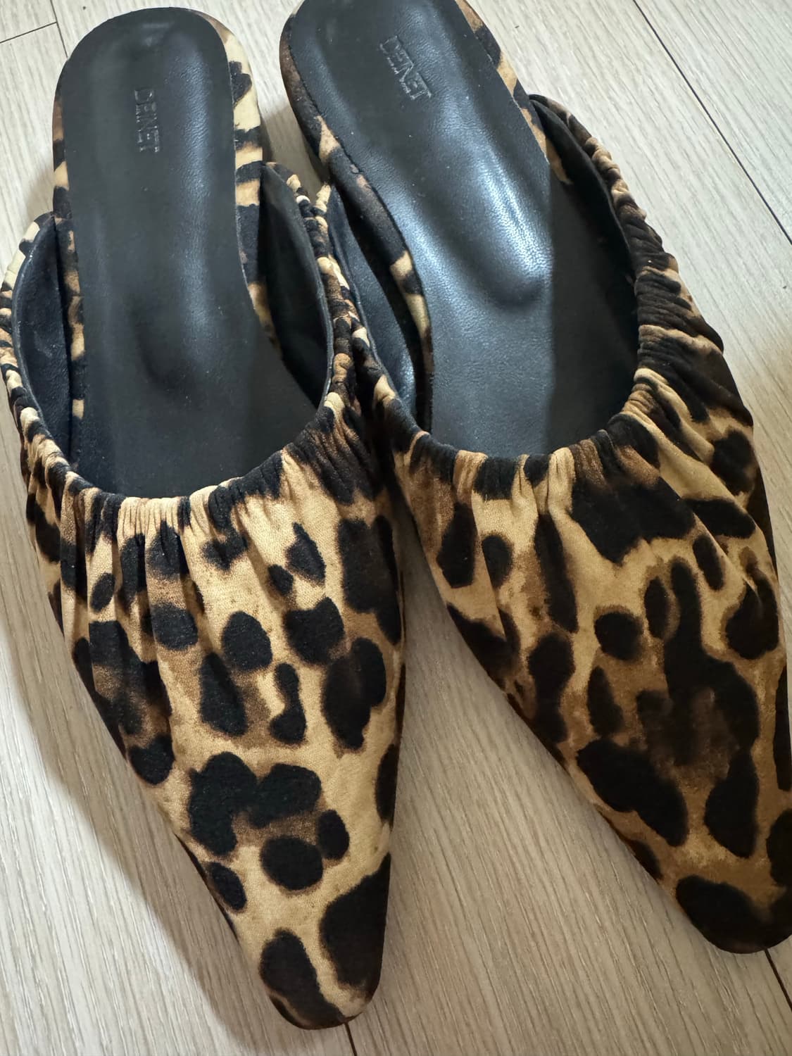 1회 착) 다이닛 레오파드 셔링 스틸레토 뮬 브라운 245 상품이미지2