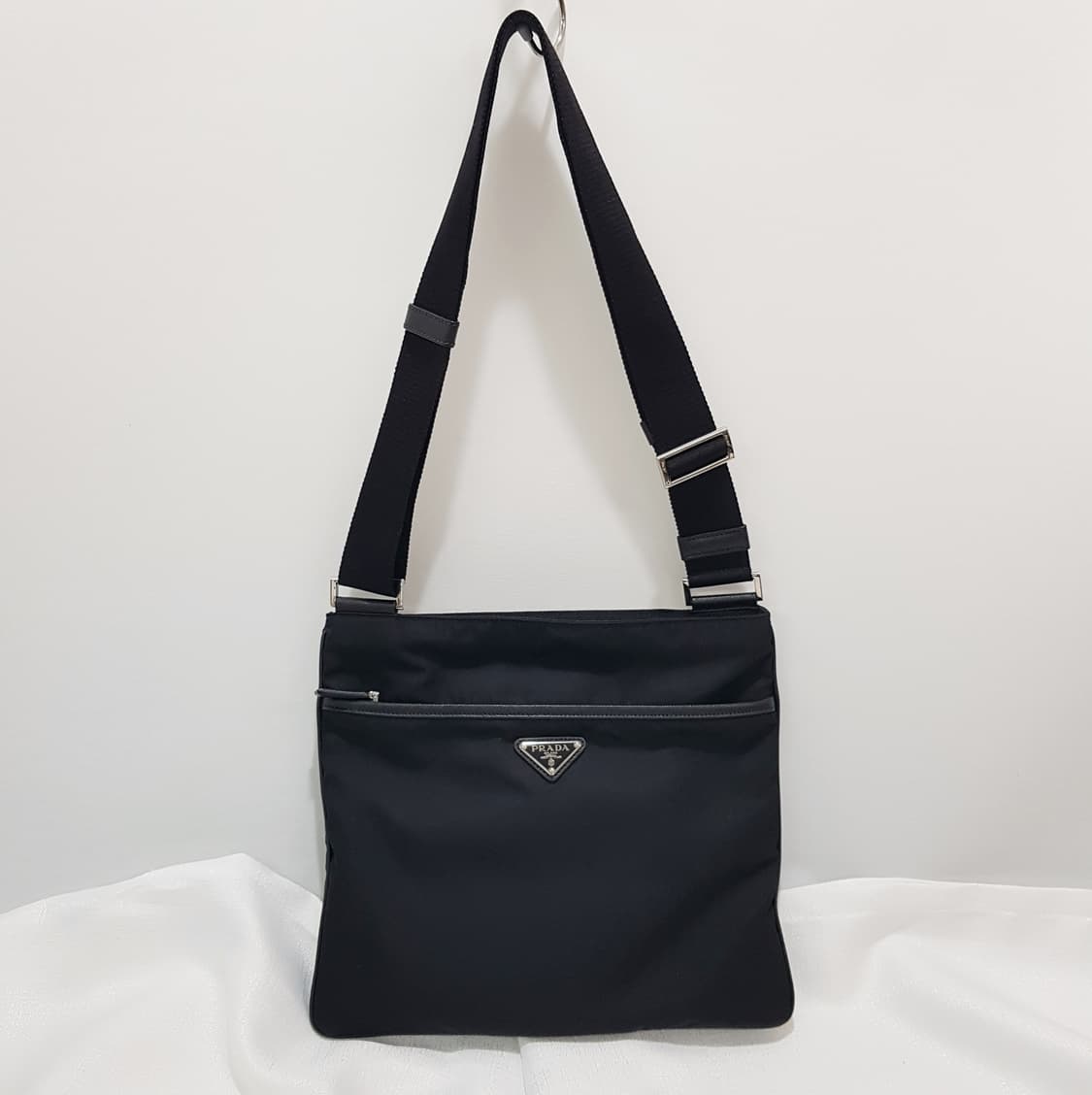 프라다 포코노 크로스백 상품이미지1
