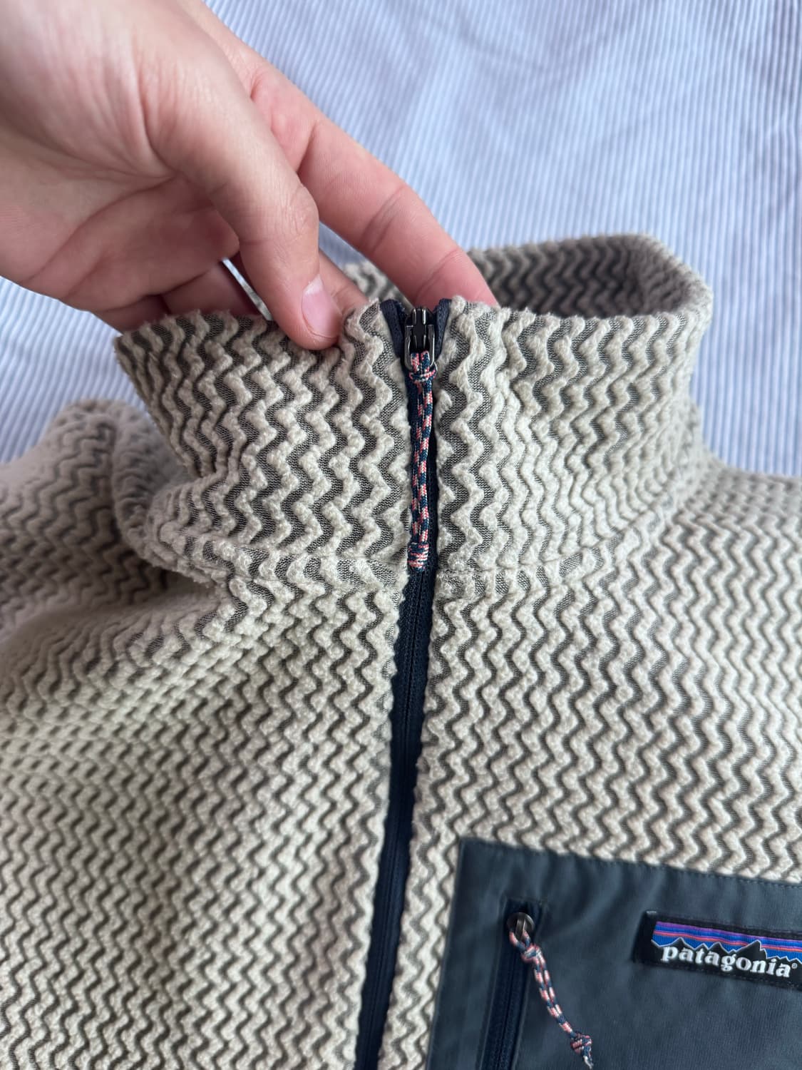 (SS급) 파타고니아 R1 에어 집 넥 오어 탄 M 상품이미지5