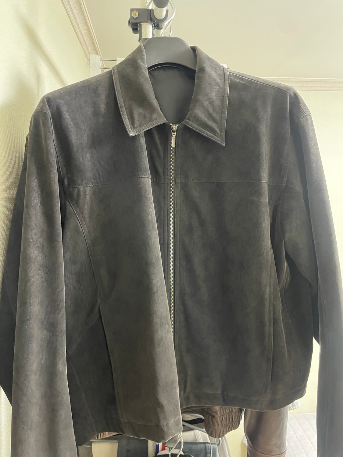 COOR 페이크 스웨이드 커브 라인 점퍼 상품이미지2