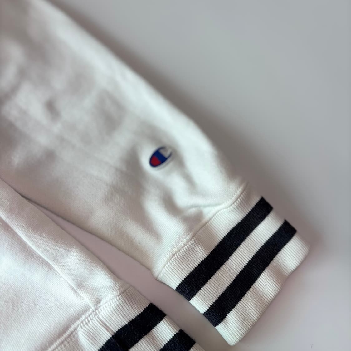 챔피온 화이트 라인 디테일 후드 티셔츠 상품이미지3