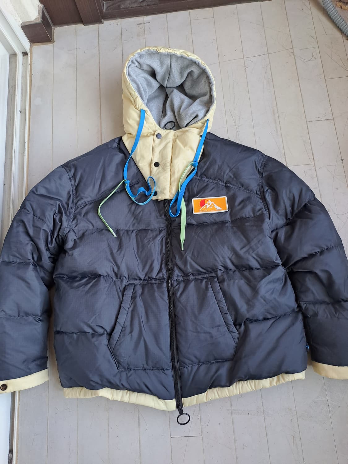 오프화이트 메인라벨 푸퍼패딩 상품이미지1