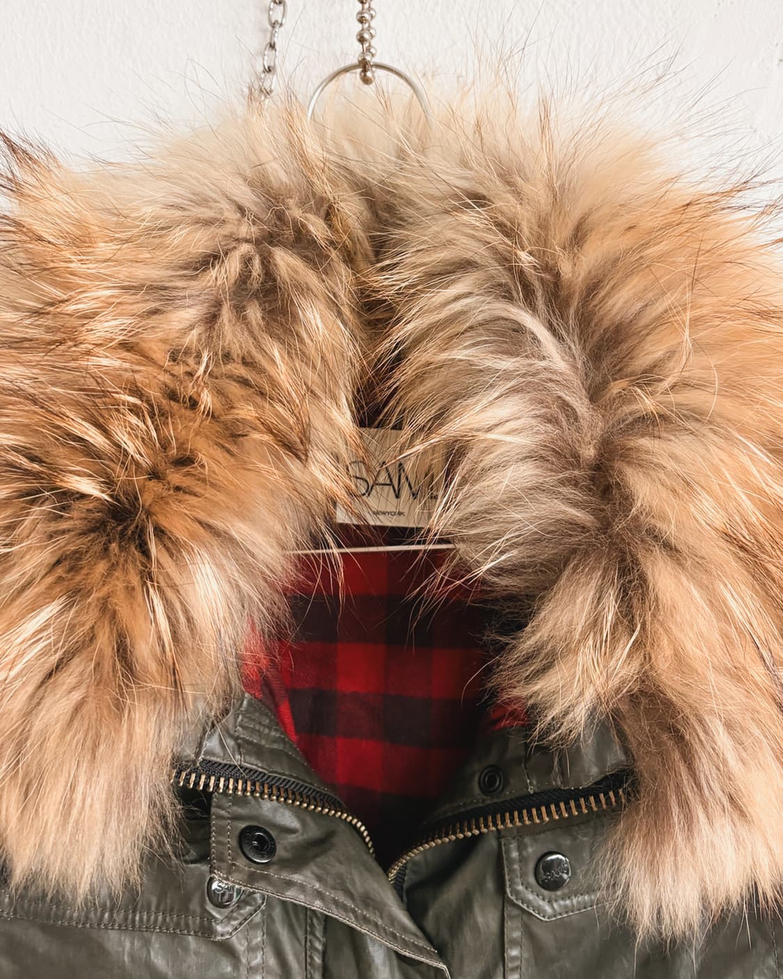 SAM nyc 라쿤 퍼 딥카키 글로시 크롭 파카 상품이미지8