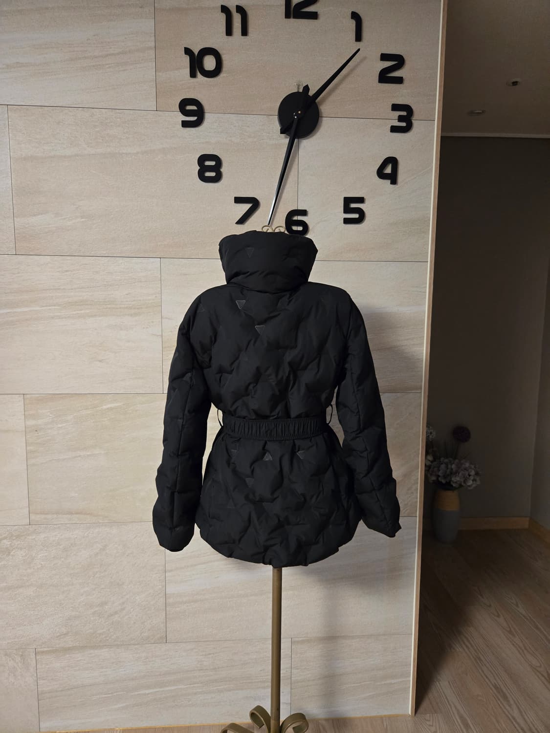 [m] GUESS 게스 벨트 덕다운 패딩 2023 상품이미지4