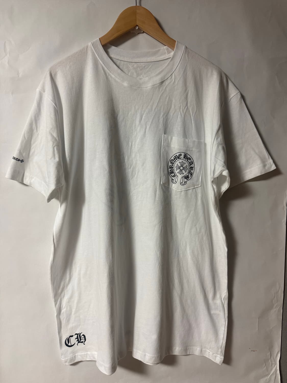 크롬하츠 홀스슈 로고 포켓 티셔츠 화이트 상품이미지1