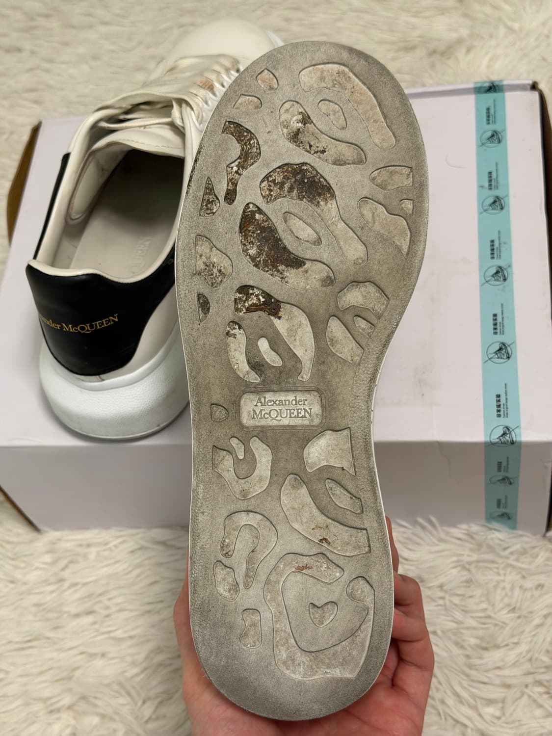 알렉산더 맥퀸 오버솔 스니커즈 41.5 황금사이즈 상품이미지5