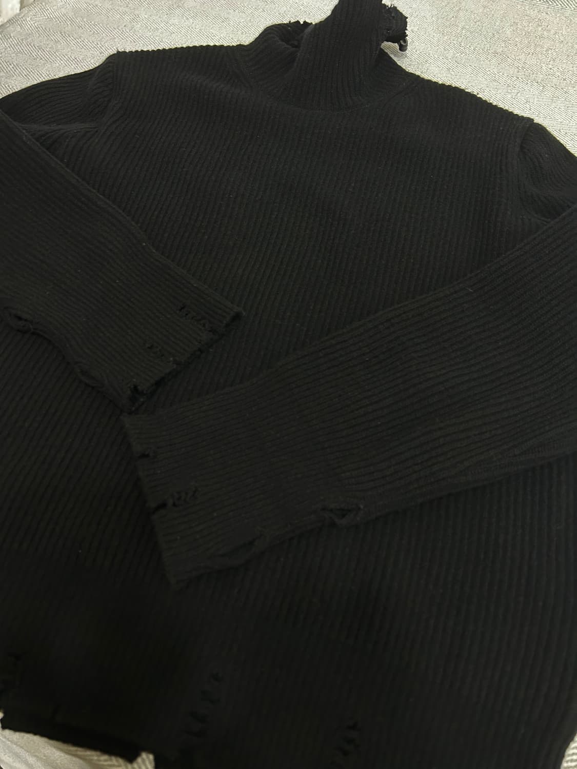 비이커 울100% 디스트로이드 터틀넥 니트 여성 55~66 블랙 상품이미지8