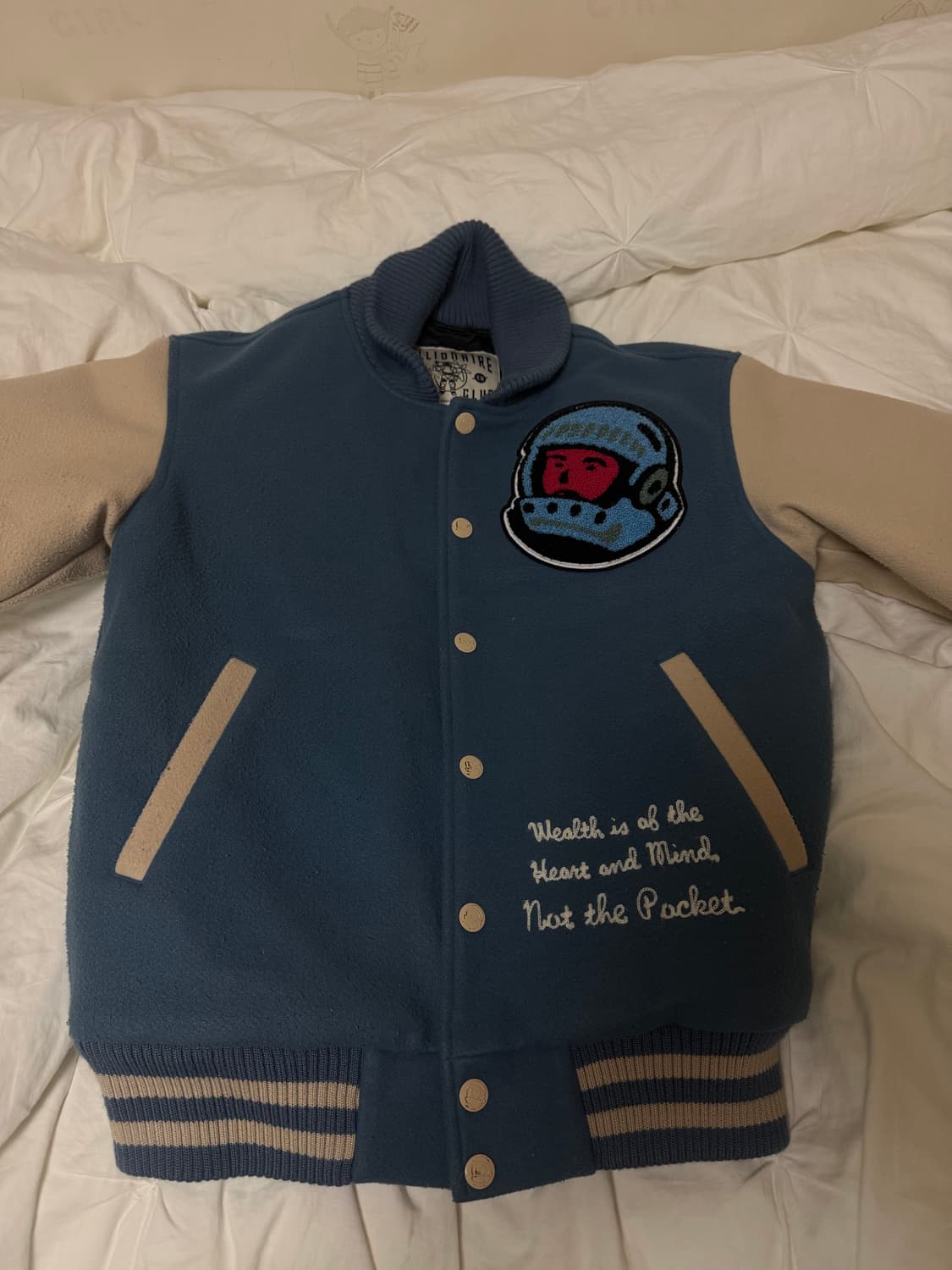 S) 빌리어네어 보이즈 클럽 바시티자켓 블루 bbc 판매합니다. 상품이미지4