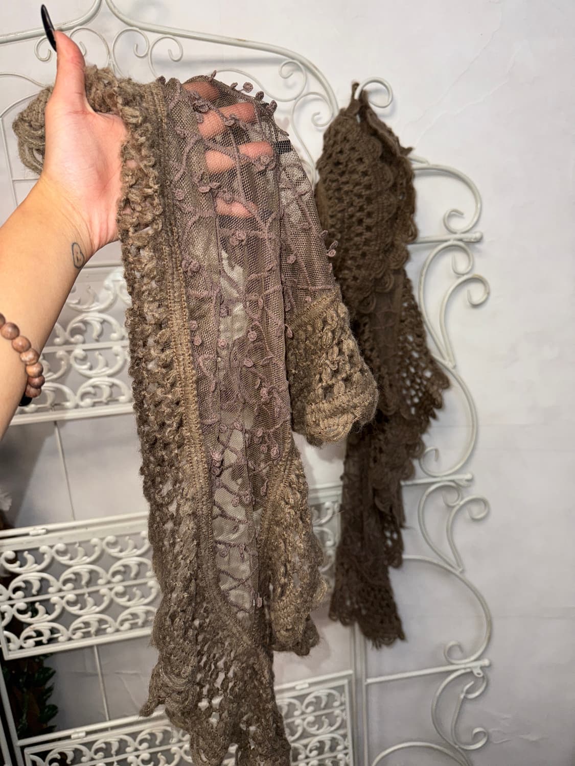 Ash brown grunge floral crochet lace 머플러 상품이미지3