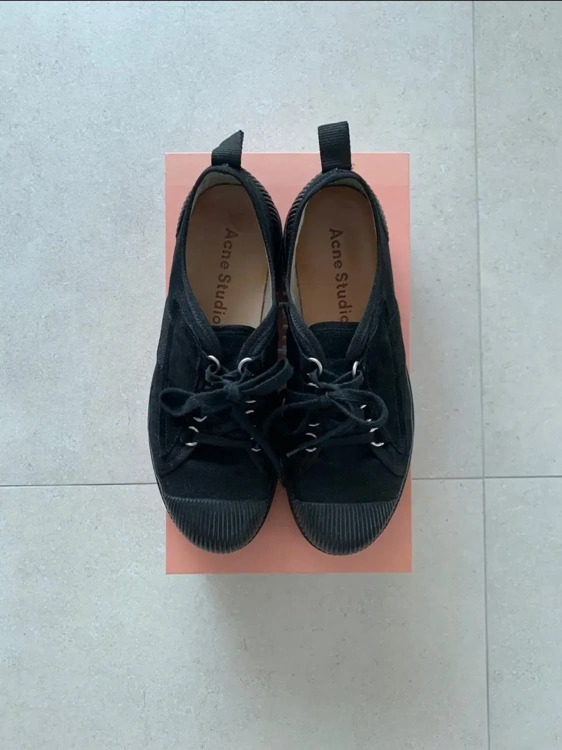 아크네 스튜디오 로버트 스니커즈 상품이미지3