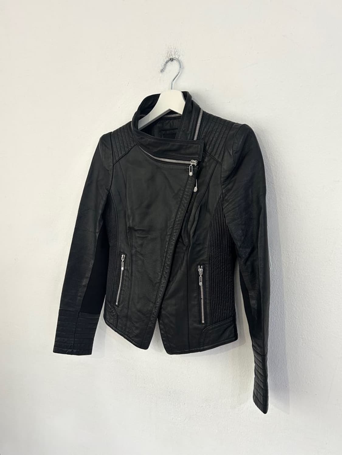VTG 비대칭 블랙 레더 하이넥 자켓 상품이미지1