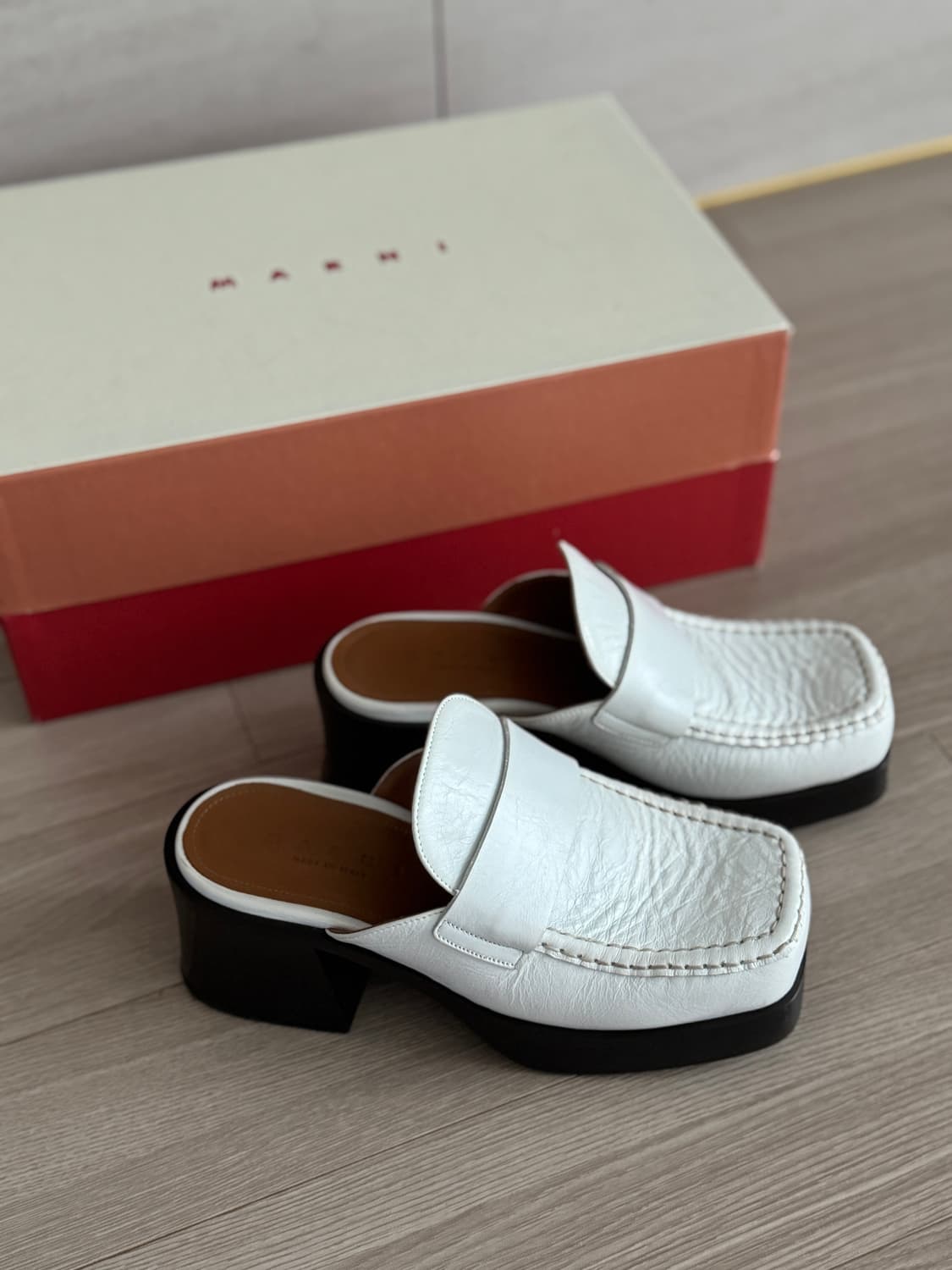 🖤 마르니(Marni) 화이트 통굽 힐 뮬 / 플랫폼 뮬 상품이미지5