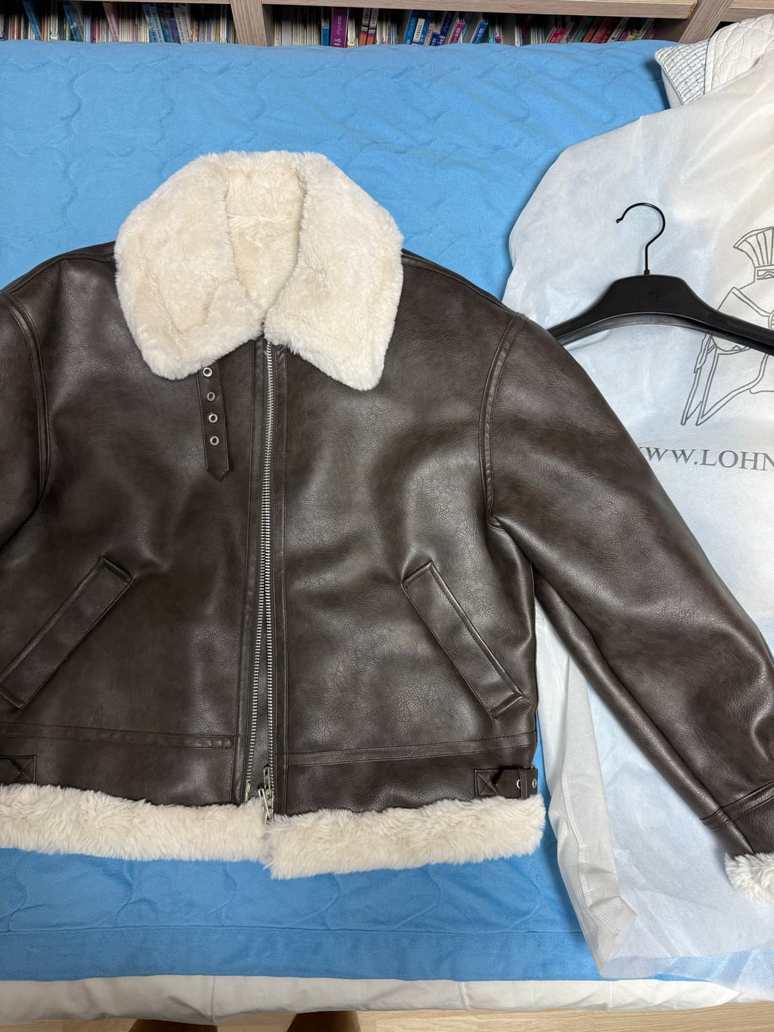 새상품급 론트 X KKST 비건 레더 무스탕 L 상품이미지1