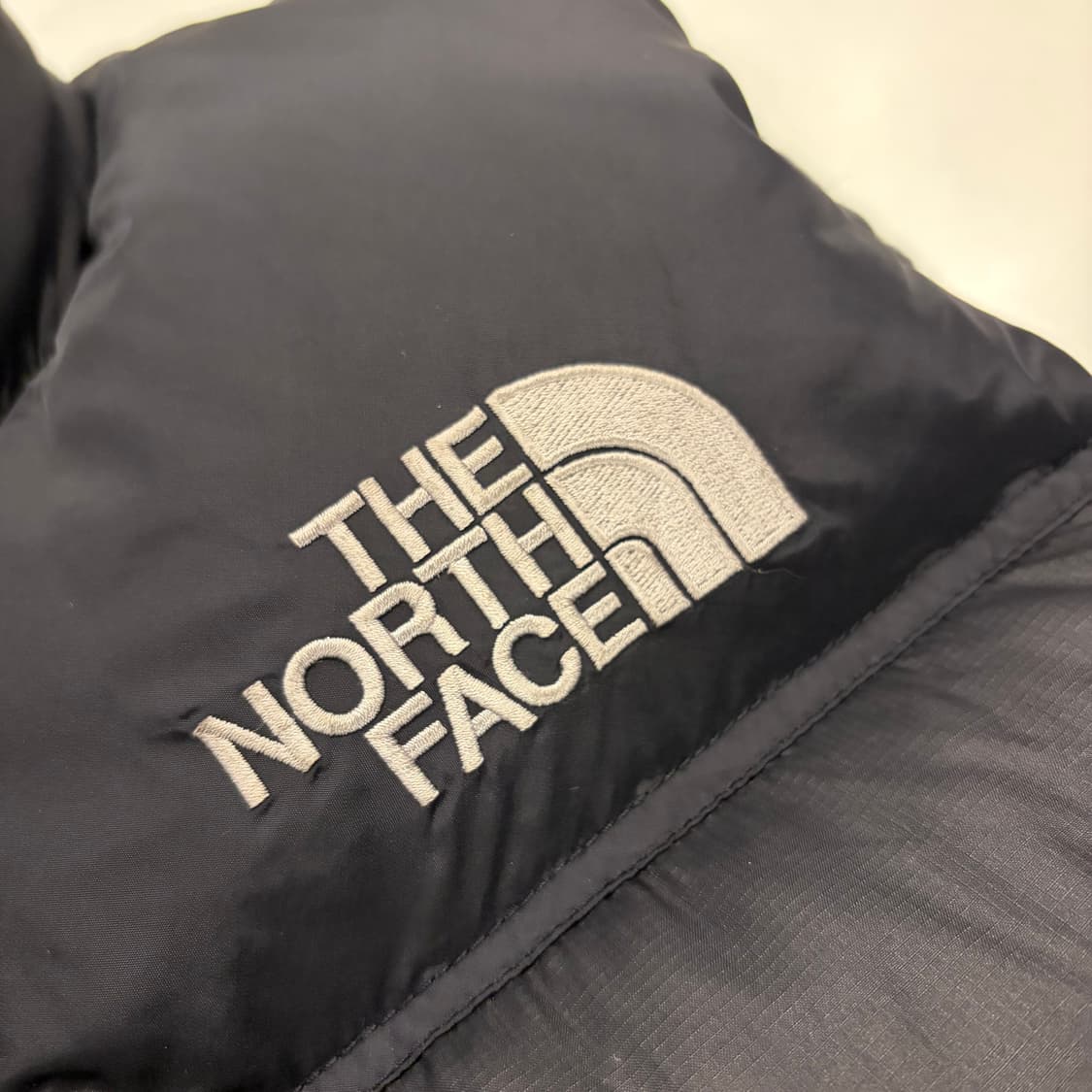 [90] 노스페이스 700 블랙 패딩 조끼 B384 상품이미지8