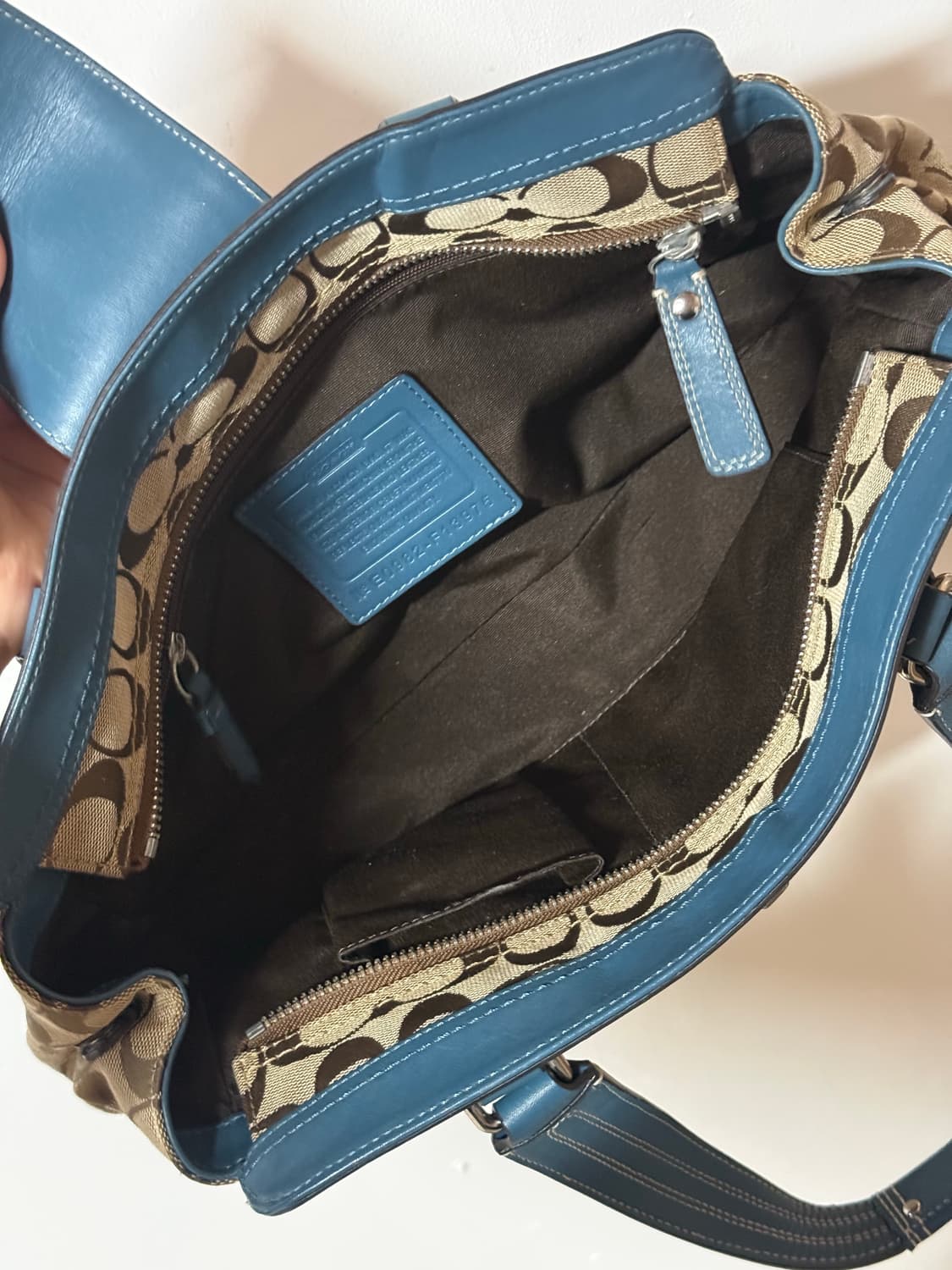 마지막 할인 코치 y2k 시그니처라인 자카드 블루 레더 숄더백 상품이미지7