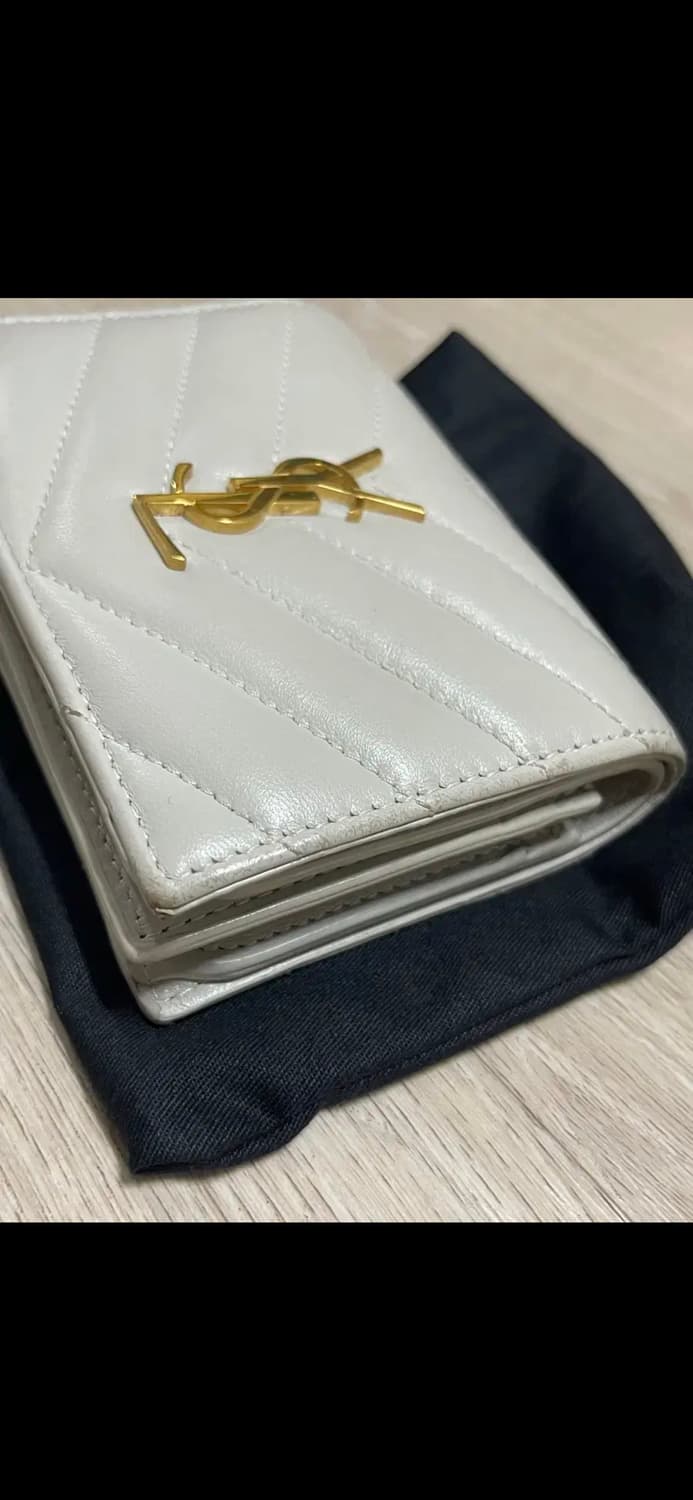 입생로랑 마틀라세 플랩 카드지갑 상품이미지4