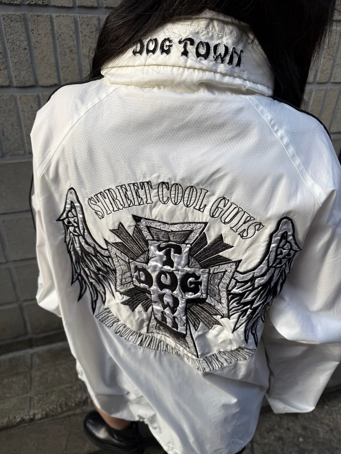 도그타운 올드스쿨 무드 오버핏 윈드브레이커 상품이미지3