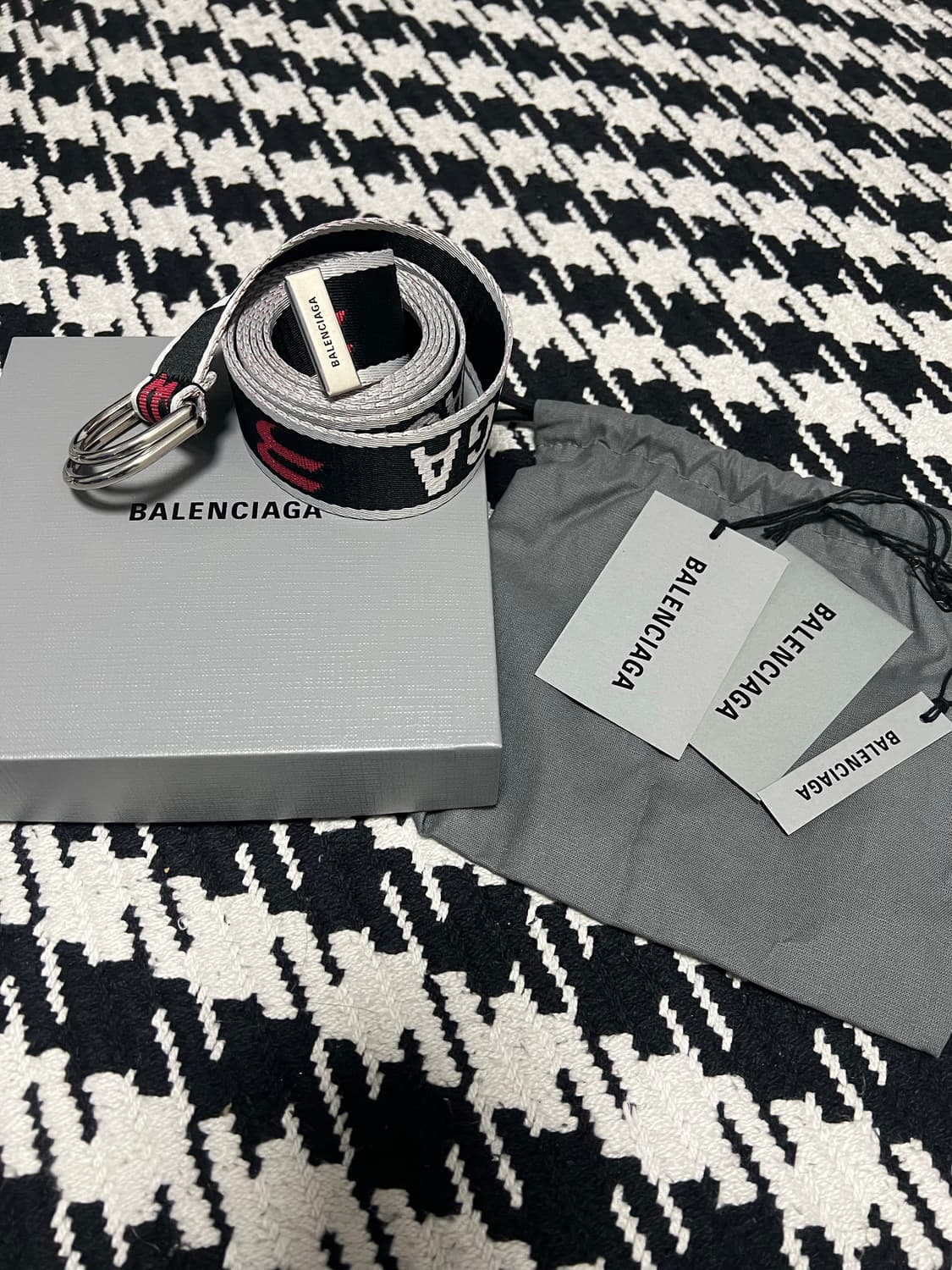 발렌시아가 D 링 벨트 그레이 레드 상품이미지4