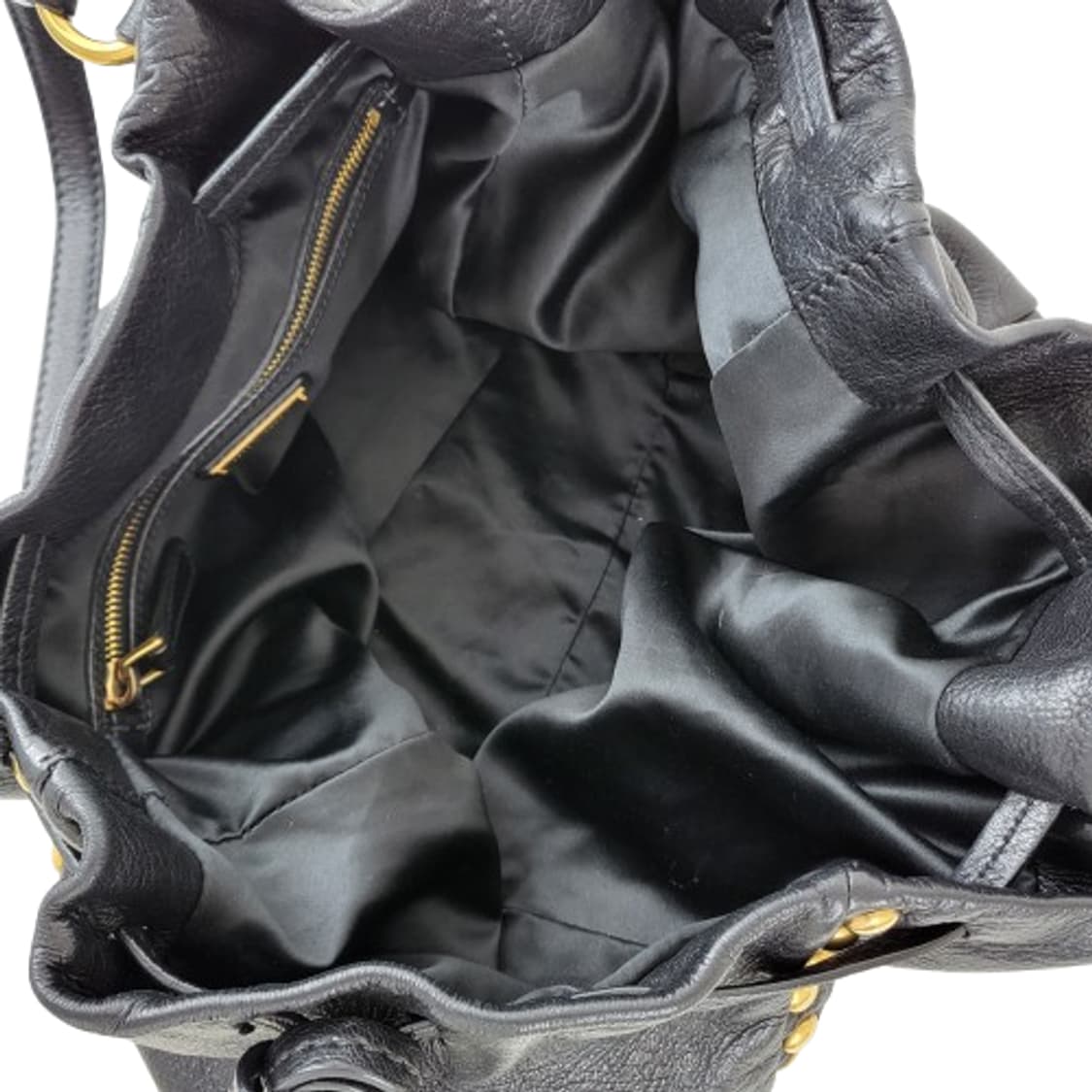 정품 미우미우 비텔로 다이노 스터드 블랙 숄더백 상품이미지10