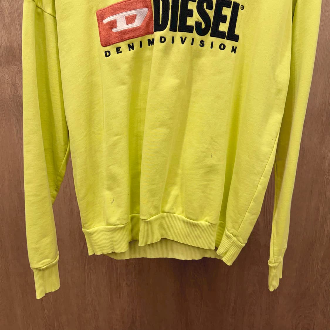 디젤 후드티 프론트 로고 자수 패치 디테일 레귤러핏 라임 옐로우 상품이미지5