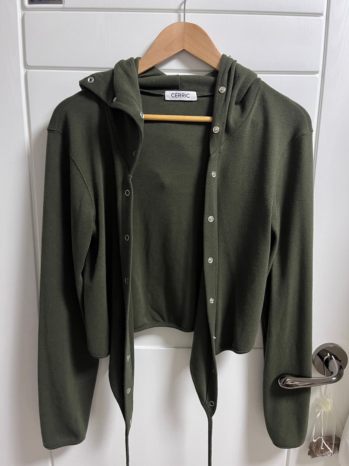 세릭 WRAP HOOD CARDIGAN 랩 후드 가디건 카키 상품이미지4