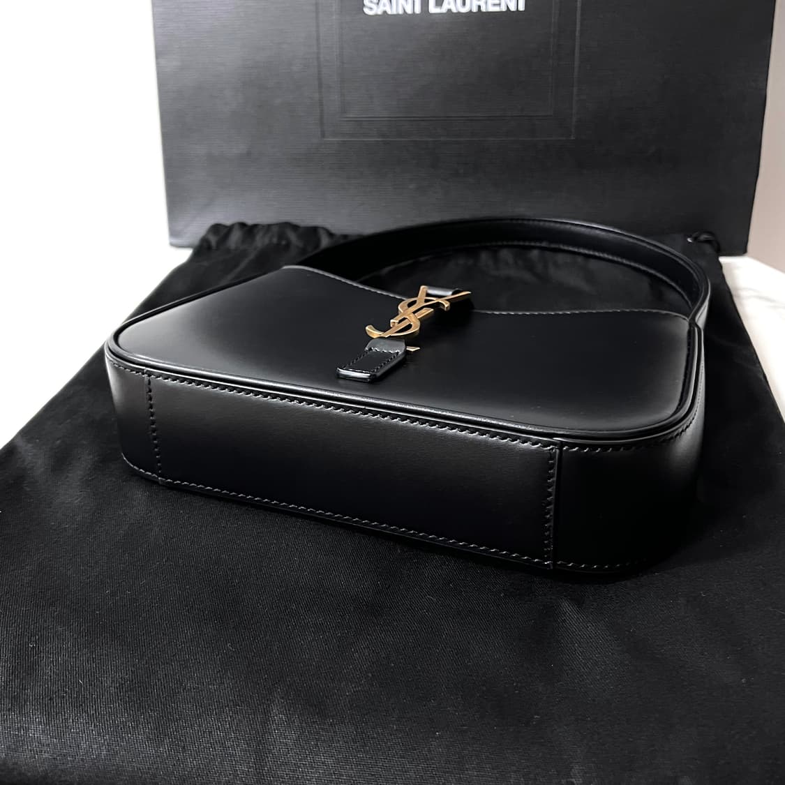 [S+급/정품] 생로랑 미니 호보백 le 5 a 7 가방 블랙 상품이미지8