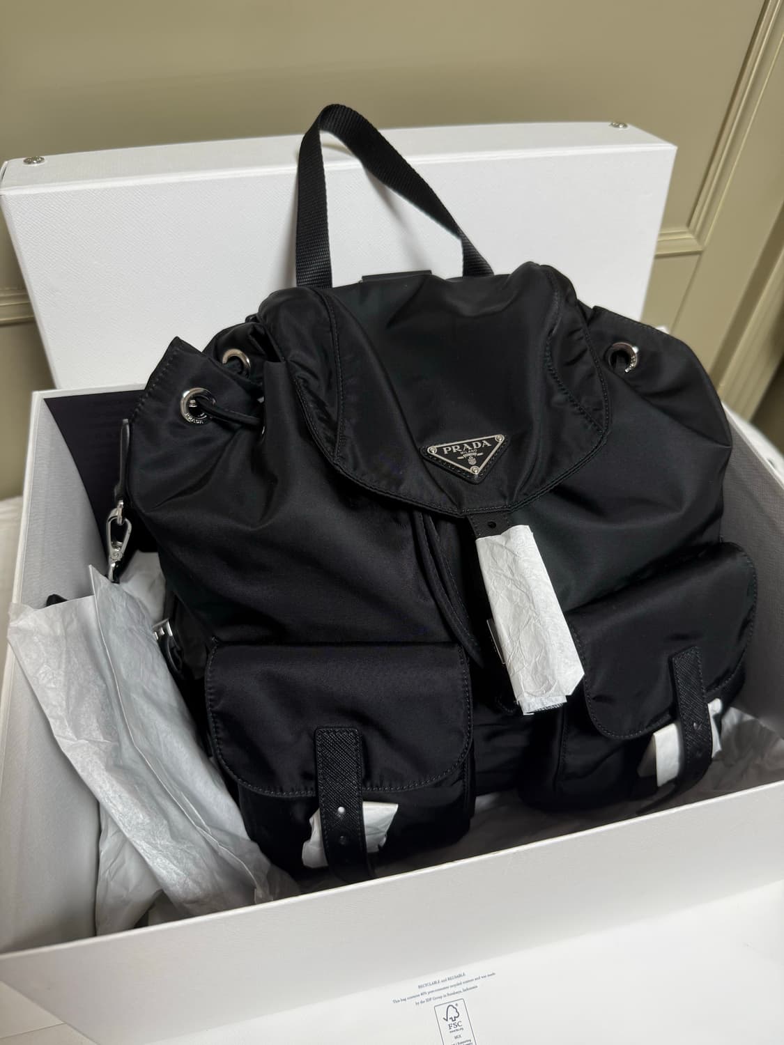 프라다백팩 상품이미지2
