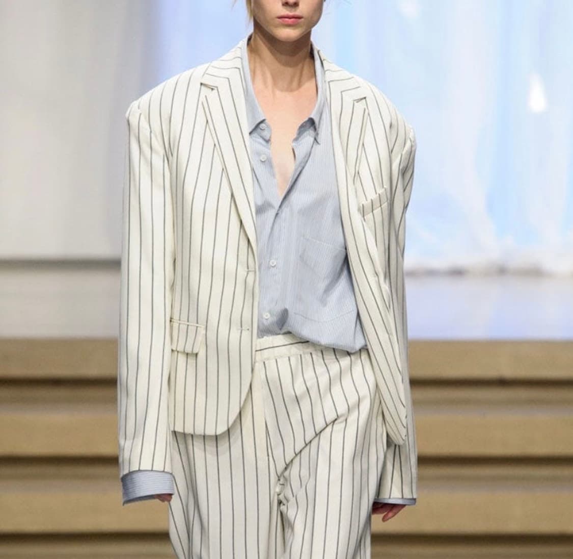 질 샌더(Jil Sander) 크롭  핀스트라이프 블레이저 상품이미지2