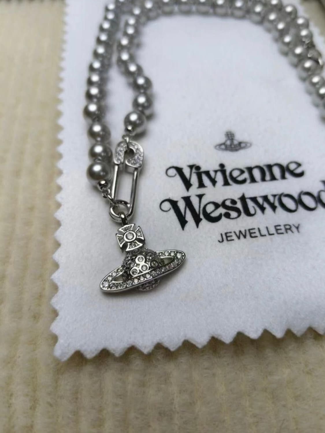 비비안웨스트우드 아카이브 큐빅 orb 세이프티핀 진주펄 초커 목걸이 상품이미지4