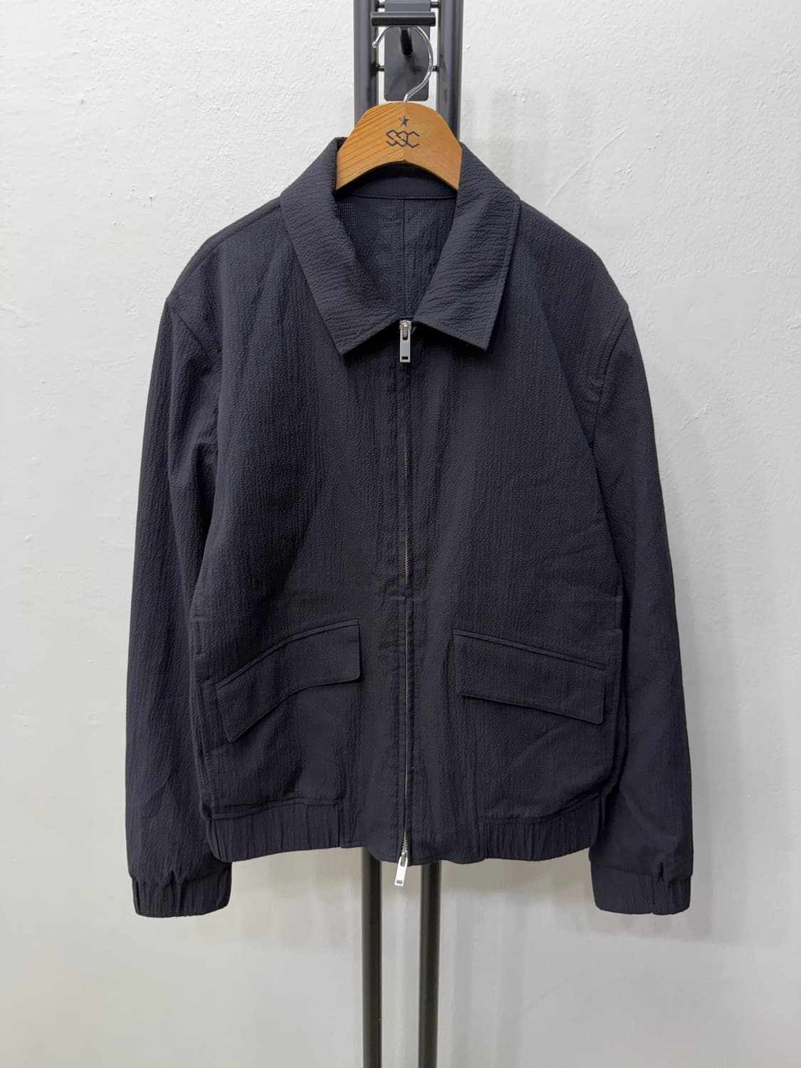 정품) COS 코스 남성 블랙 텍스쳐 봄버 자켓 S 상품이미지1