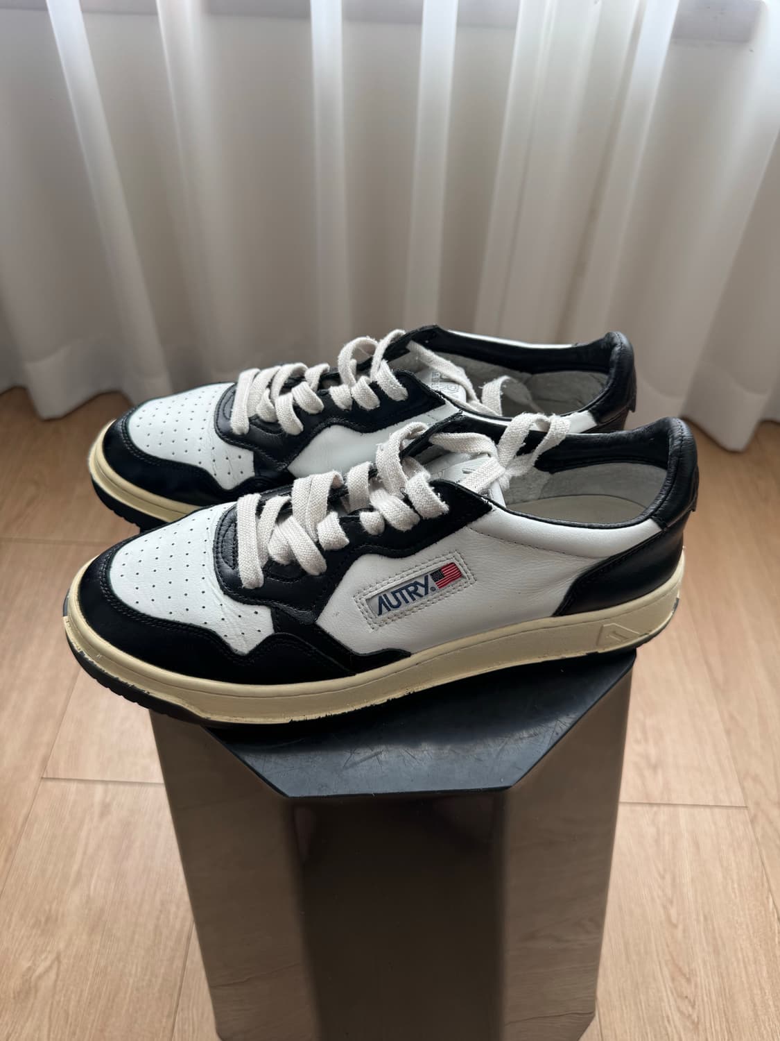 (촬영소품) 280 오트리 메달리스트 스니커즈 상품이미지2