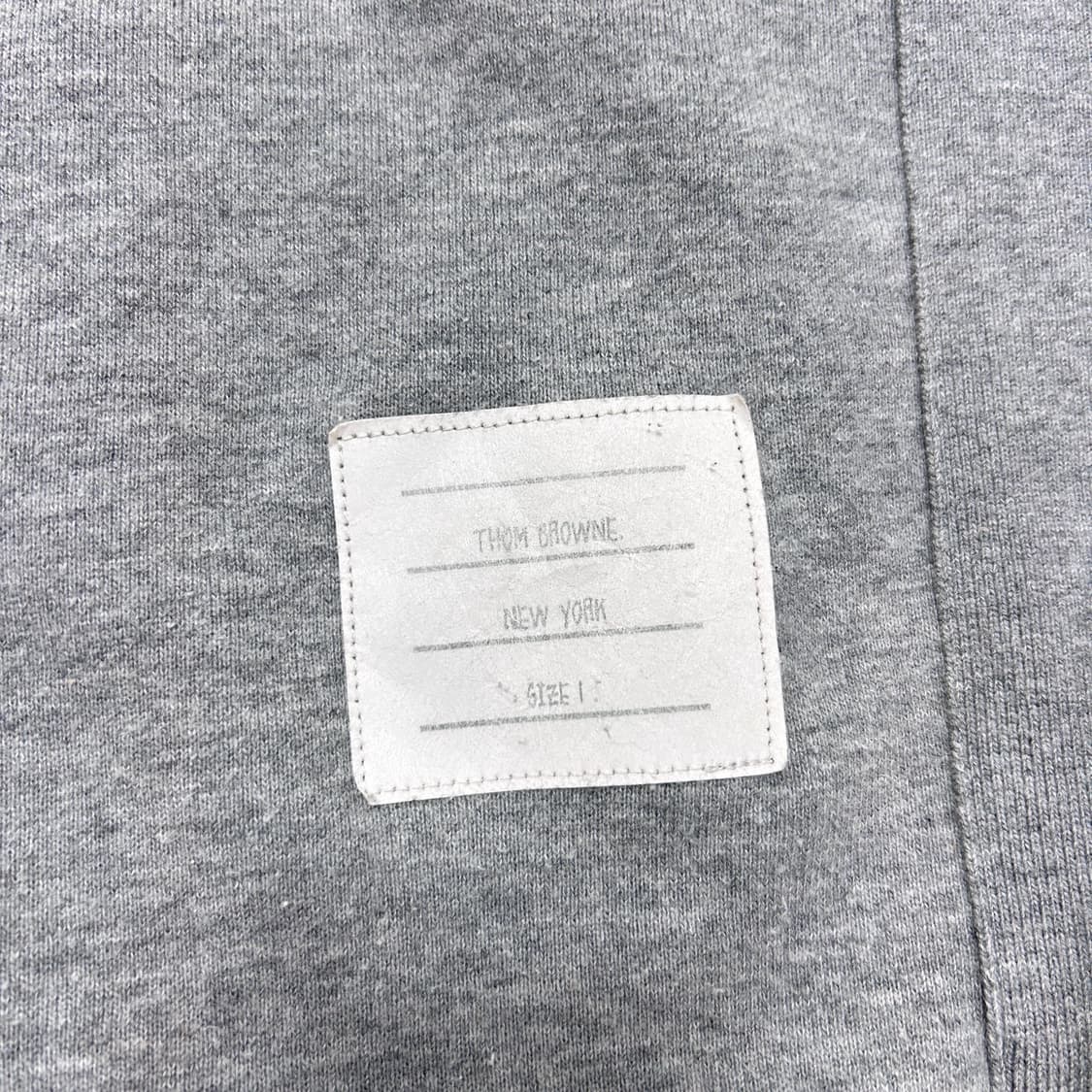 톰브라운 샤크보드 백지퍼 맨투맨(0) 상품이미지4