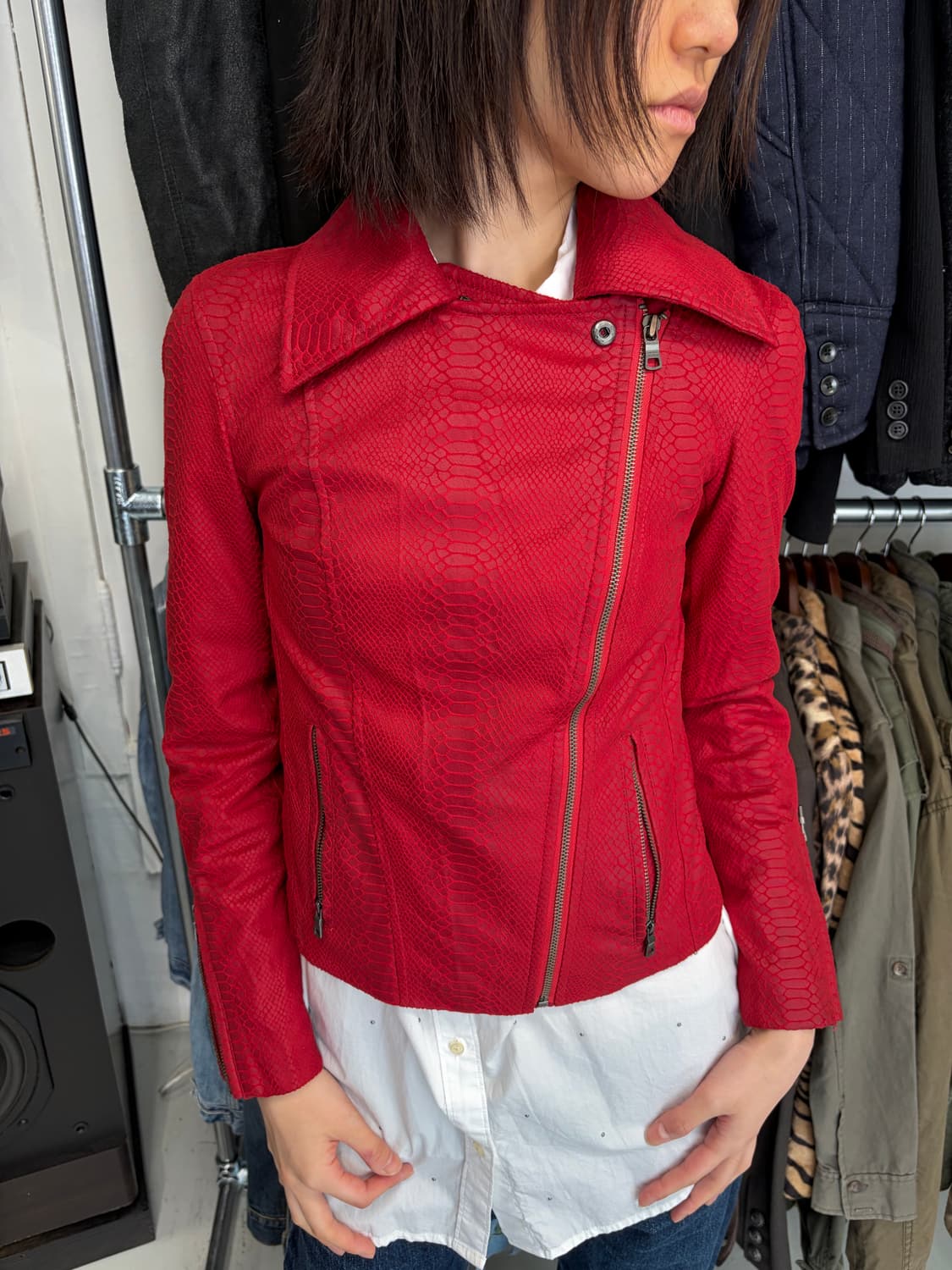 Armani exchange 레드 크롭 자켓 상품이미지1