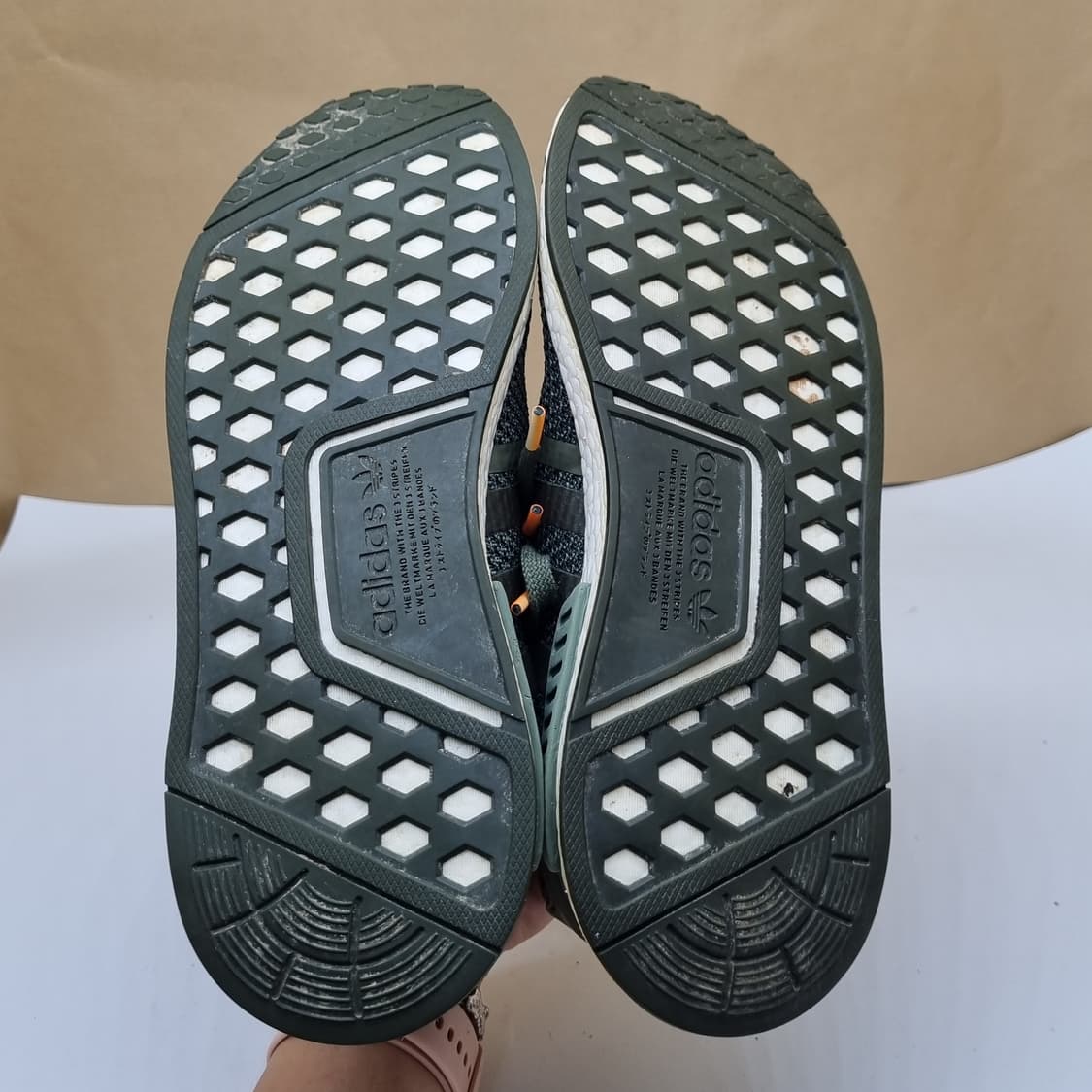 아디다스 NMD R1 운동화255 상품이미지3