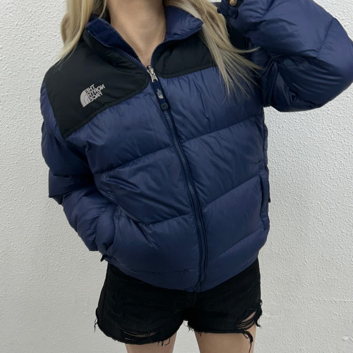 노스페이스 로고 블랙배색 네이비 패딩 90 ( 여성용 ) 상품이미지1