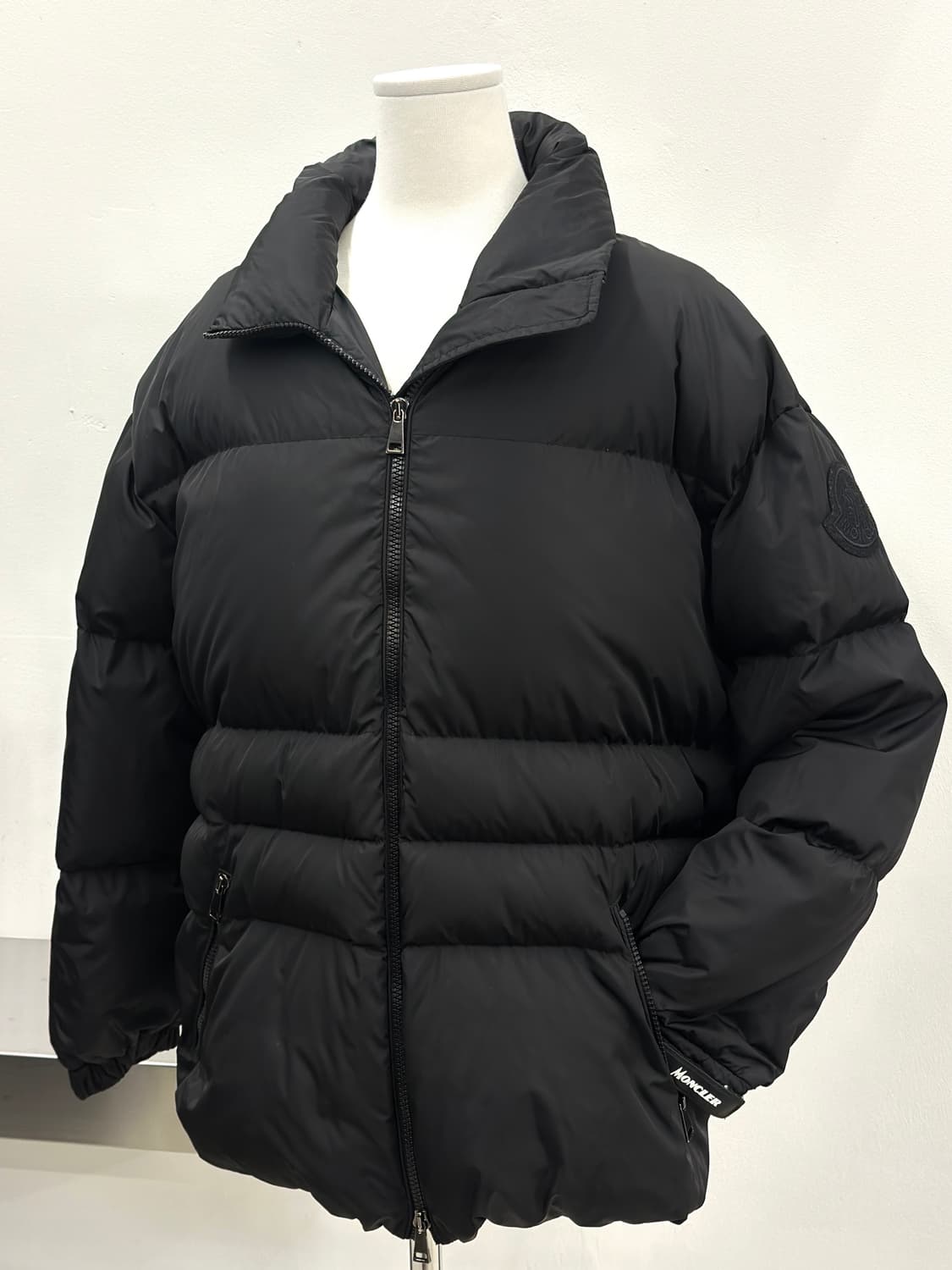 몽클레어 티악 빅와펜 패딩 자켓  상품이미지2