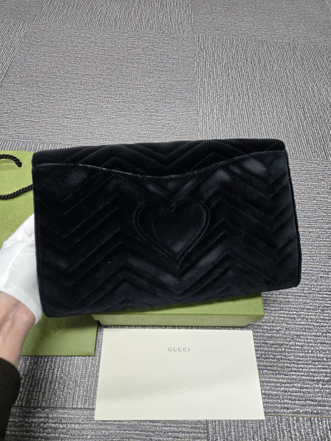 [특가][정품] 구찌 벨벳 플랩 클러치백 상품이미지2