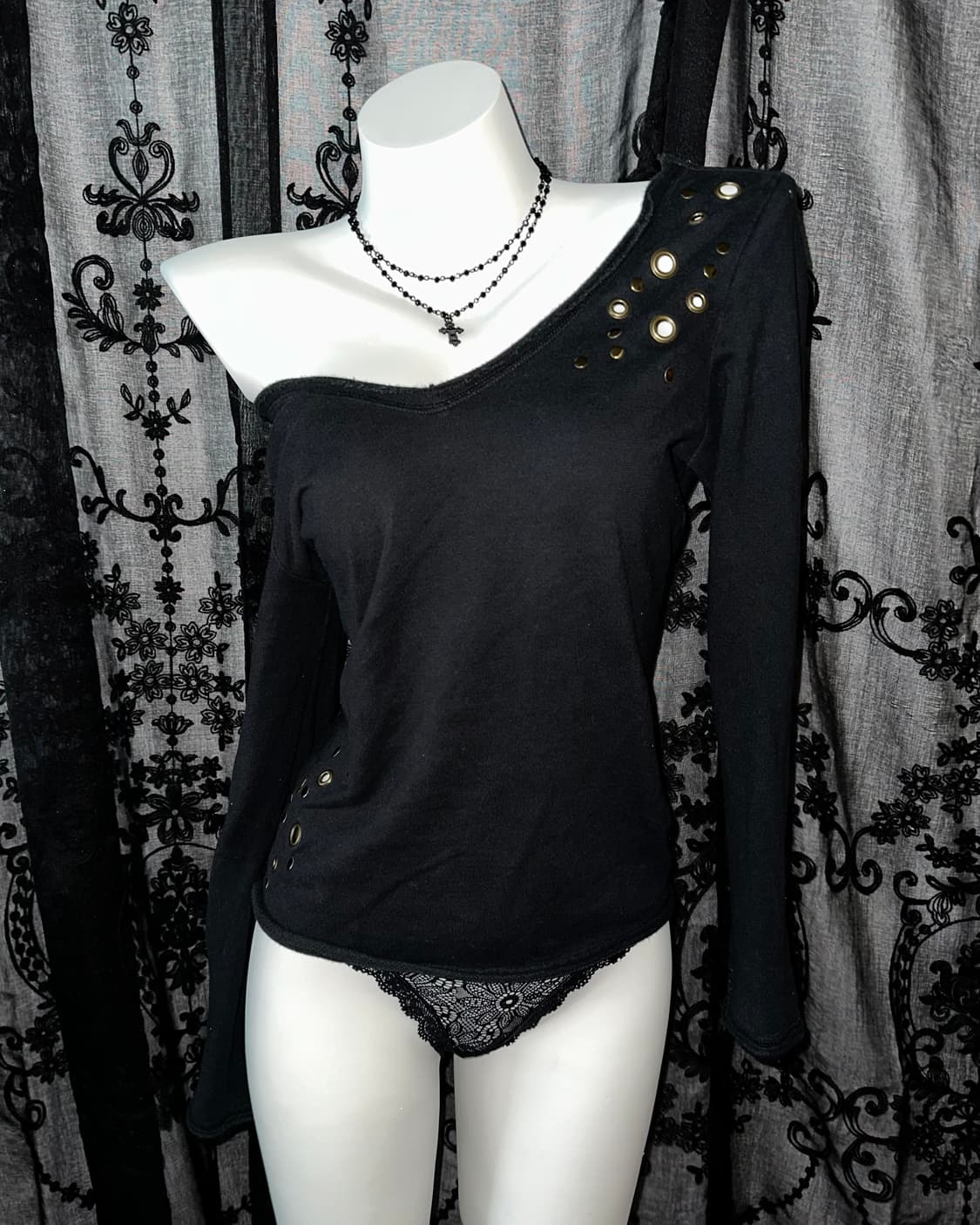 Rock chic semi-off shoulder long-sleeve 상품이미지2