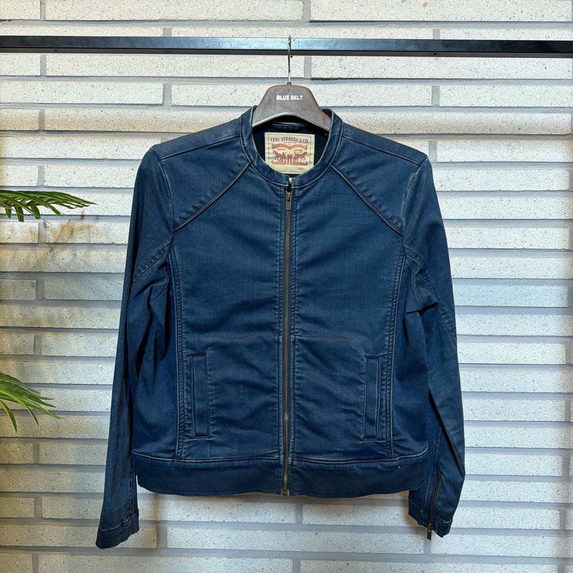 리바이스 데님 바이커 자켓 라인절개 소매지퍼 디테일 인디고블루 상품이미지2