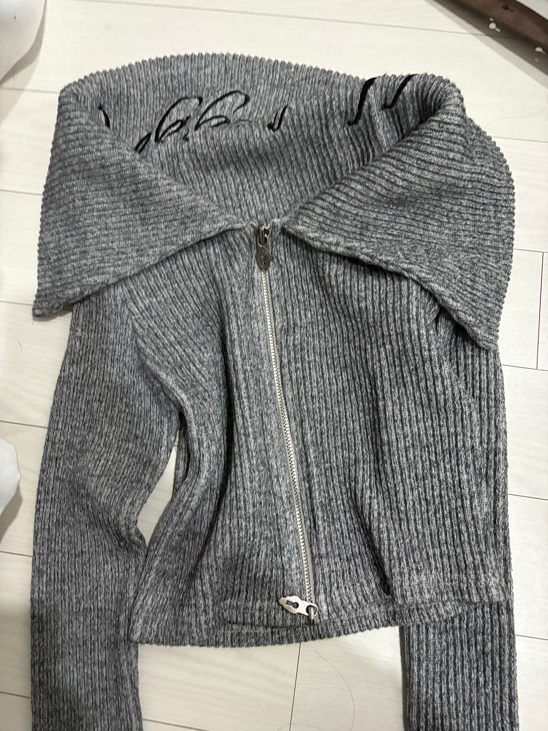 Leey yeel 오프숄더 니트  상품이미지1