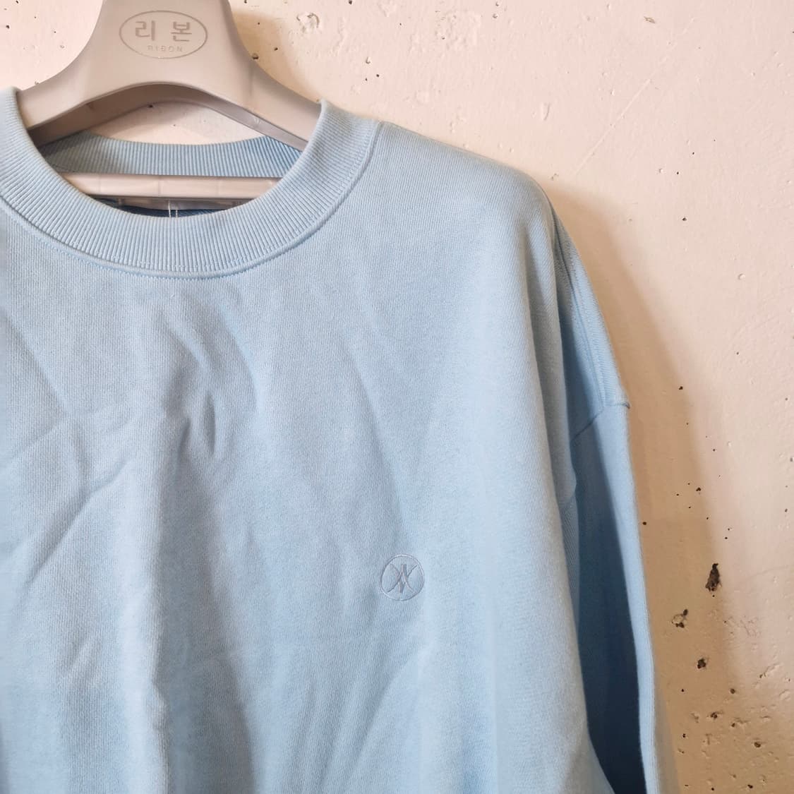 라이풀 자수 로고 하늘색 맨투맨 티셔츠 새상품 상품이미지2