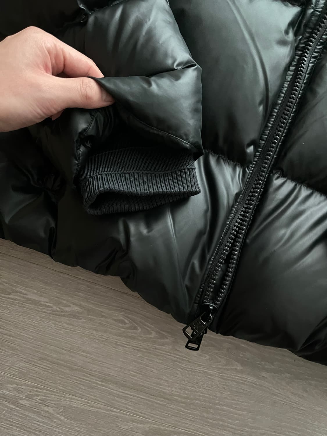 (실착3회) 손흥민 착용, Ck 캘빈클라인 블랙 패딩 상품이미지4