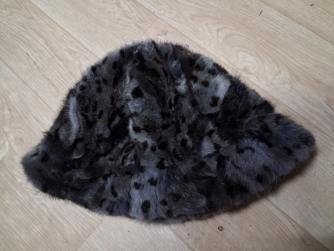 레오파드 밍크모자 프리사이즈 천연밍크 그레이레오파드

챙폭 5CM 모자길 상품이미지2