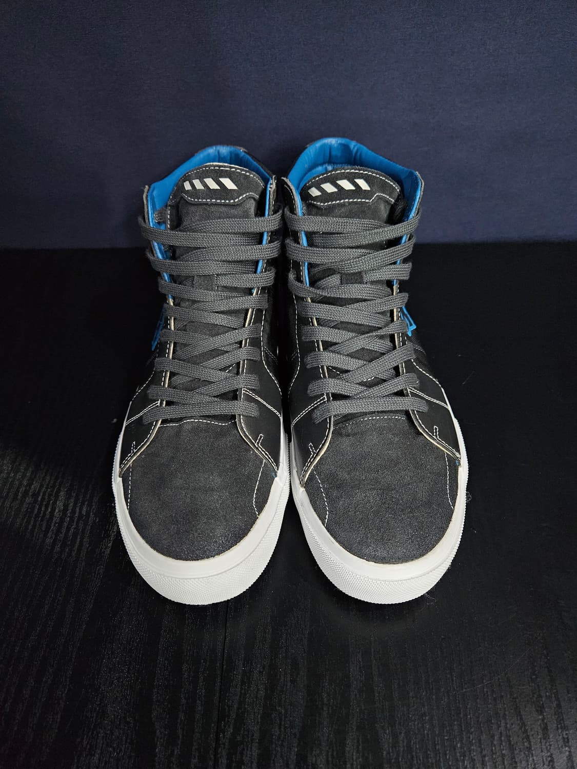 데상트 블랙컬러 남성 260 하이탑 스니커즈  상품이미지1
